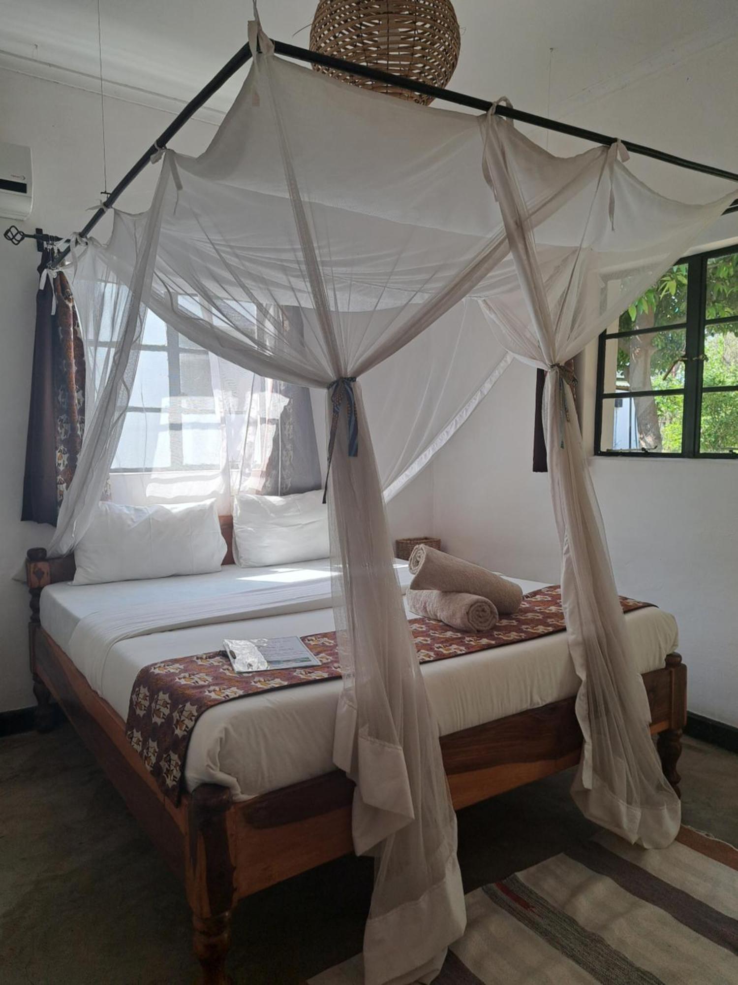 Kamunjila Lodge Livingstone Ngoại thất bức ảnh