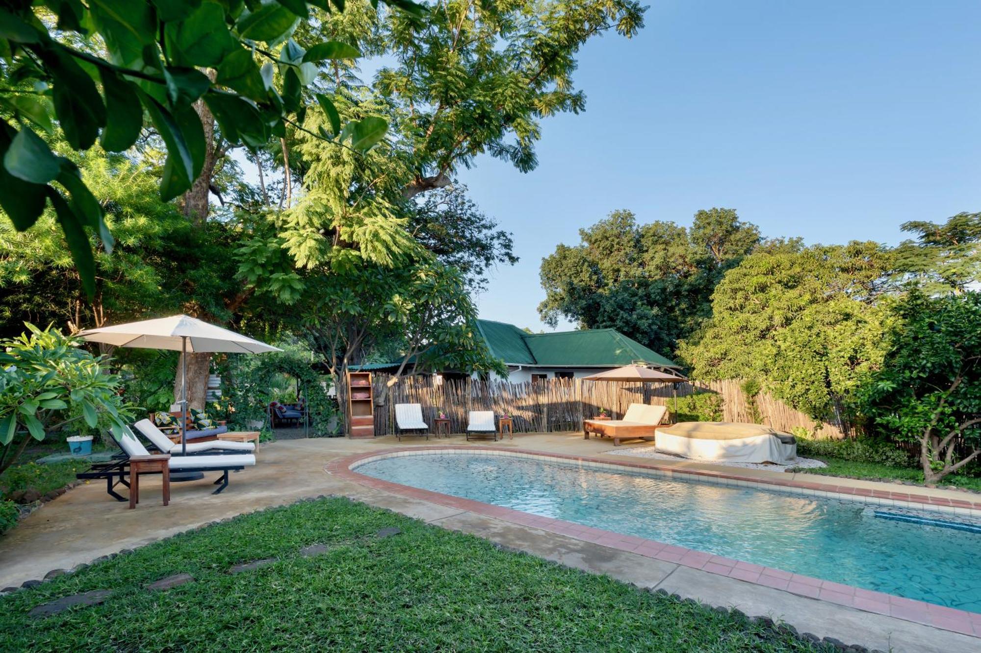 Kamunjila Lodge Livingstone Ngoại thất bức ảnh