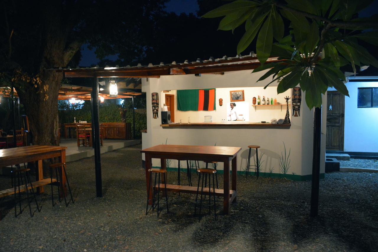 Kamunjila Lodge Livingstone Ngoại thất bức ảnh