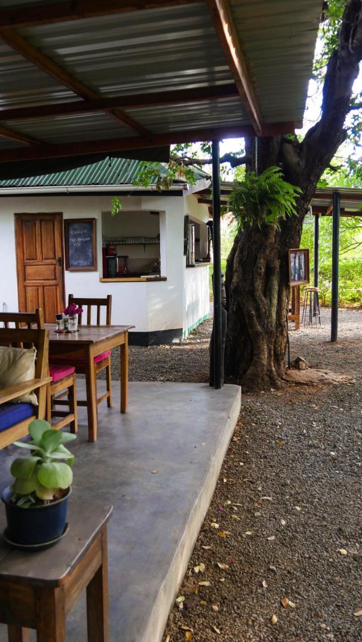 Kamunjila Lodge Livingstone Ngoại thất bức ảnh